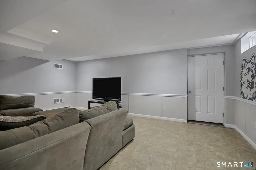 7 Harvest Glen, East Lyme, CT 06333