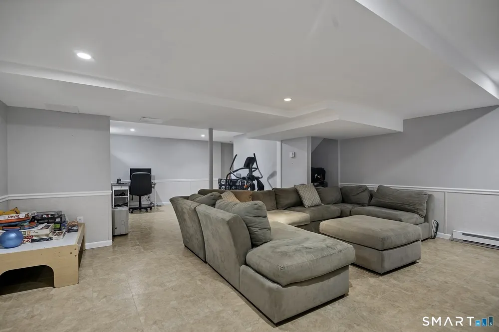 7 Harvest Glen, East Lyme, CT 06333