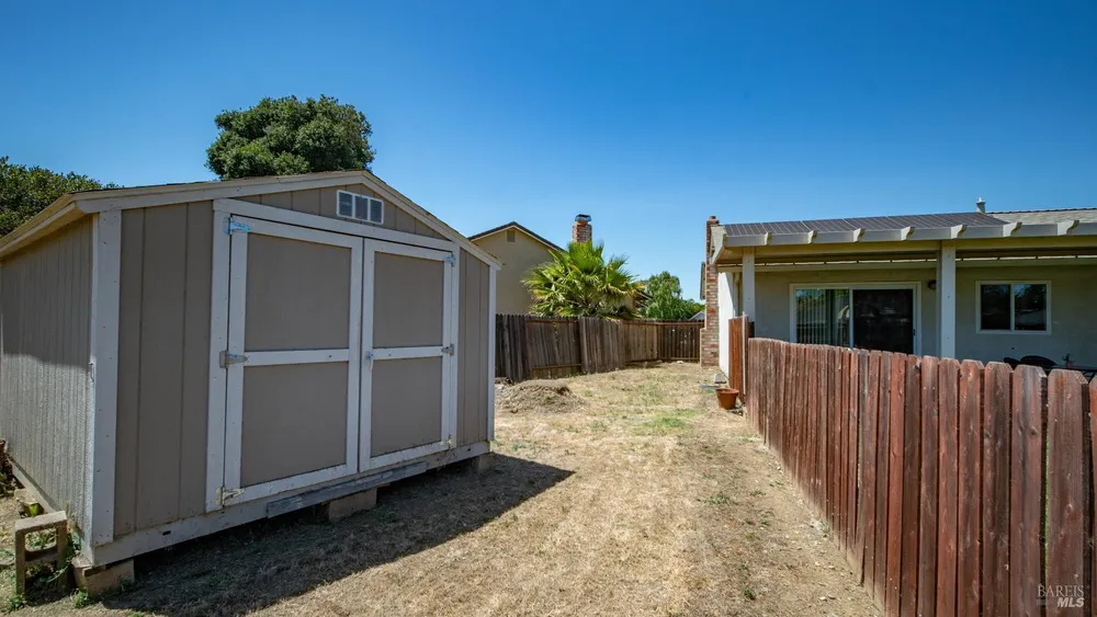 1041 Prairie Dr, Suisun City, CA 94585