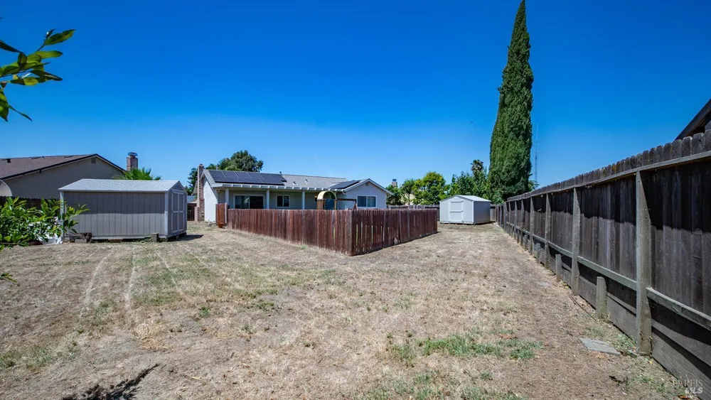 1041 Prairie Dr, Suisun City, CA 94585