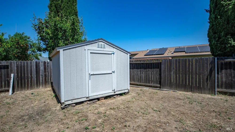 1041 Prairie Dr, Suisun City, CA 94585