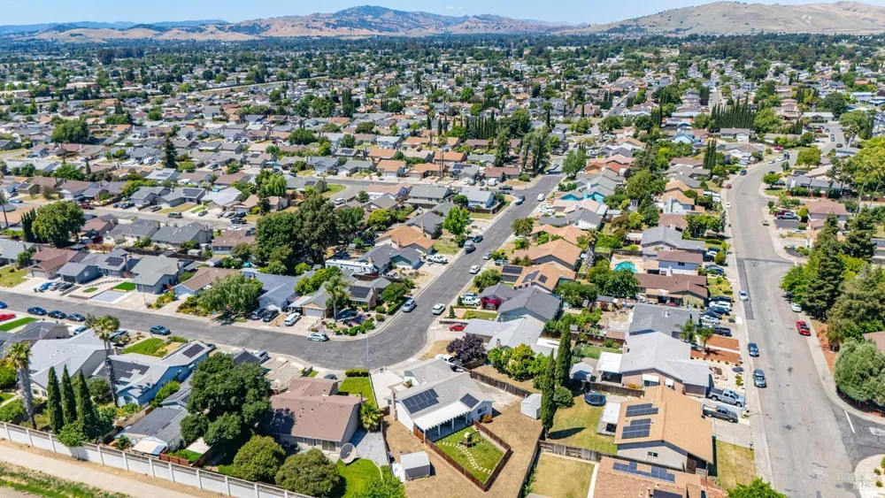 1041 Prairie Dr, Suisun City, CA 94585