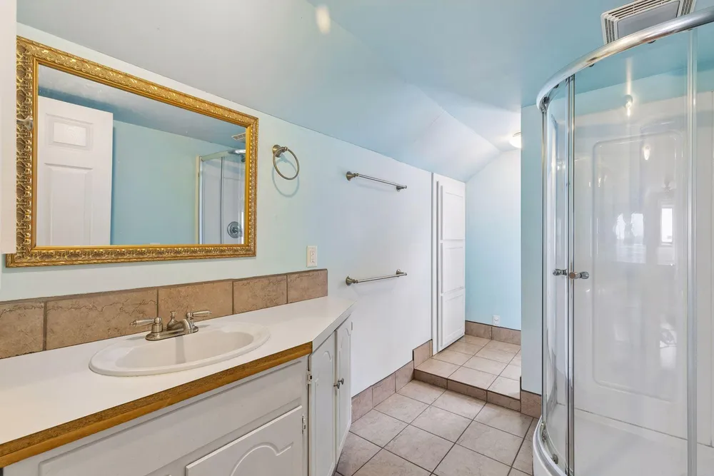 1693 Charles Ave, Saint Paul, MN 55104