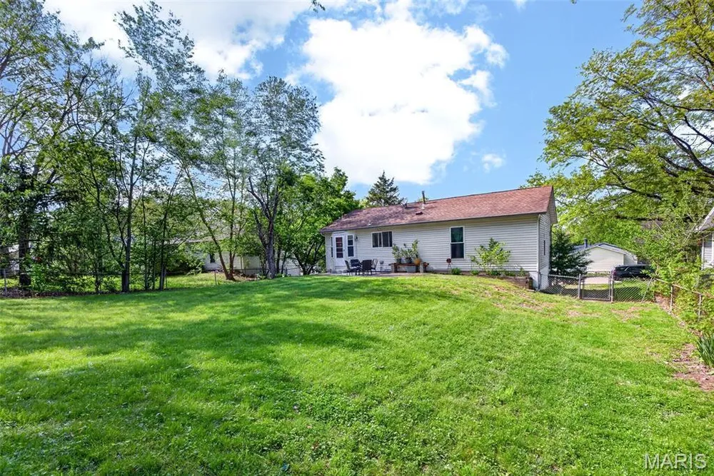 730 Millwood Dr, St Peters, MO 63376