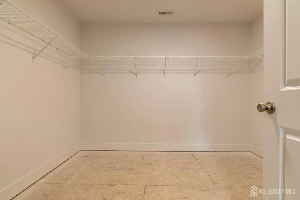 40 Avenue I, Monroe, NJ 08831