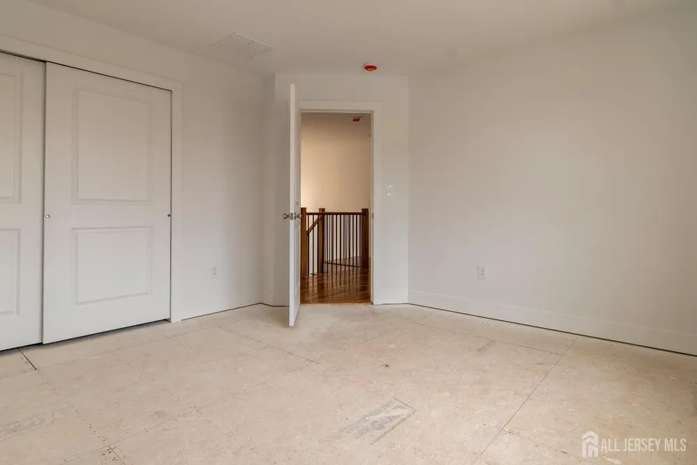 40 Avenue I, Monroe, NJ 08831