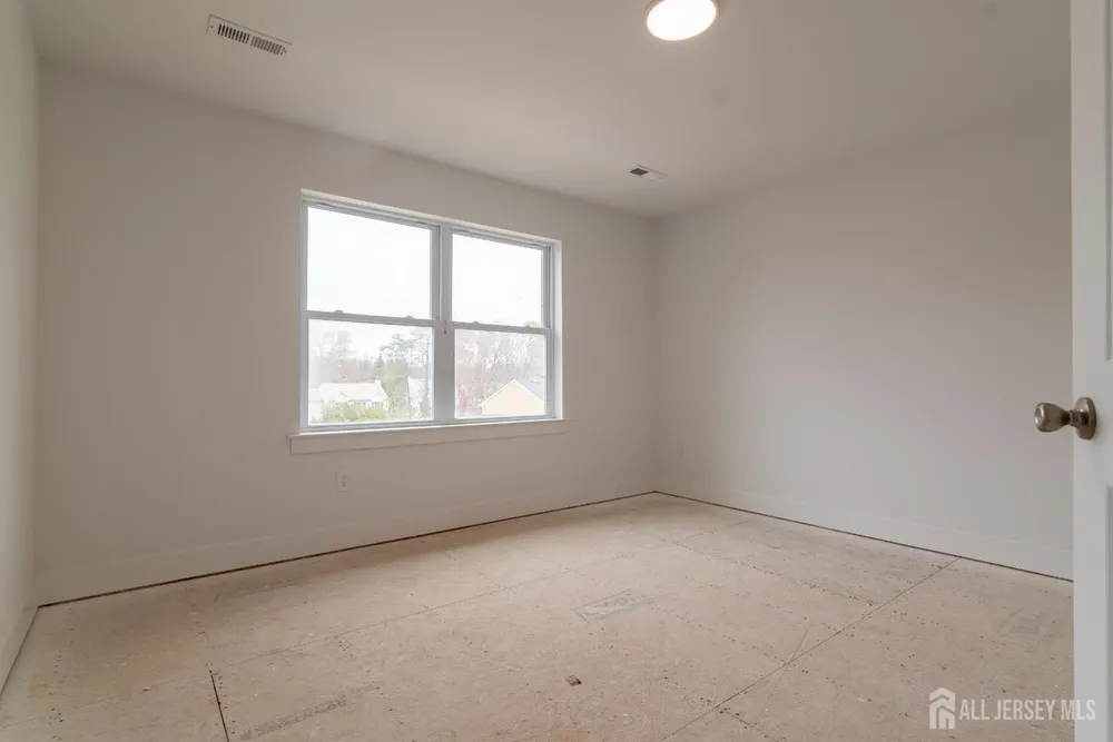 40 Avenue I, Monroe, NJ 08831