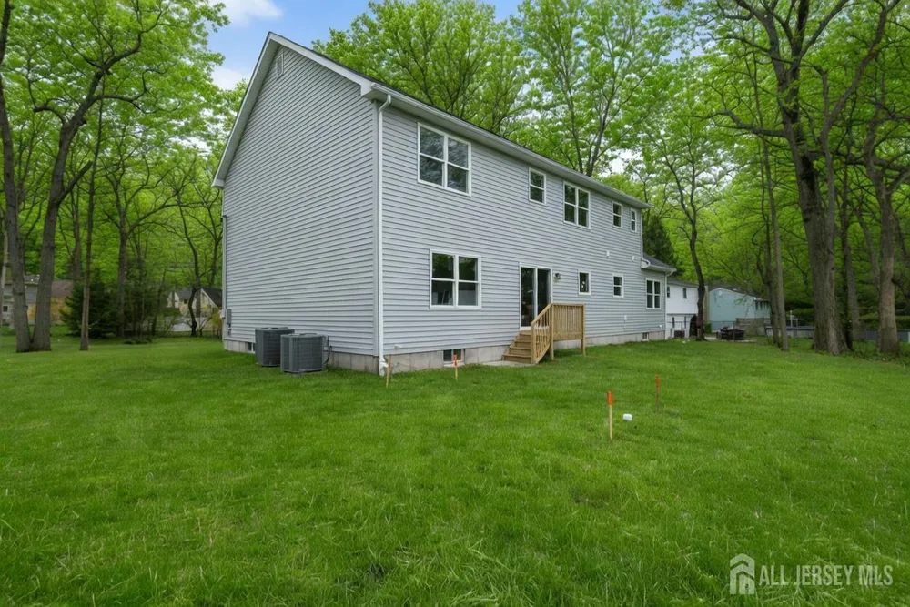 40 Avenue I, Monroe, NJ 08831