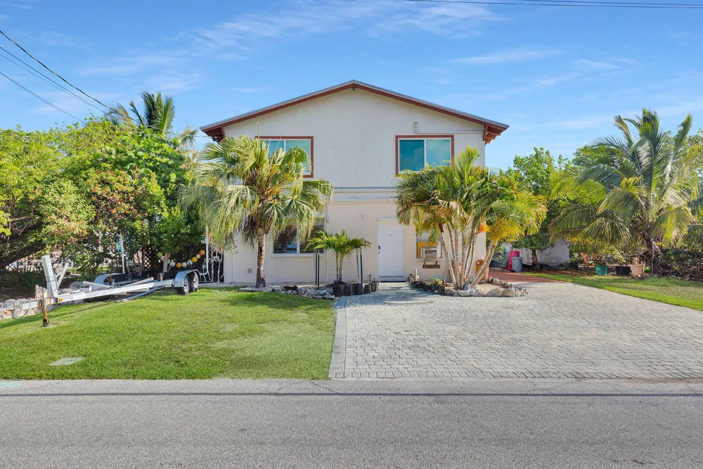 30937 Baileys Ln, Big Pine, FL 33043