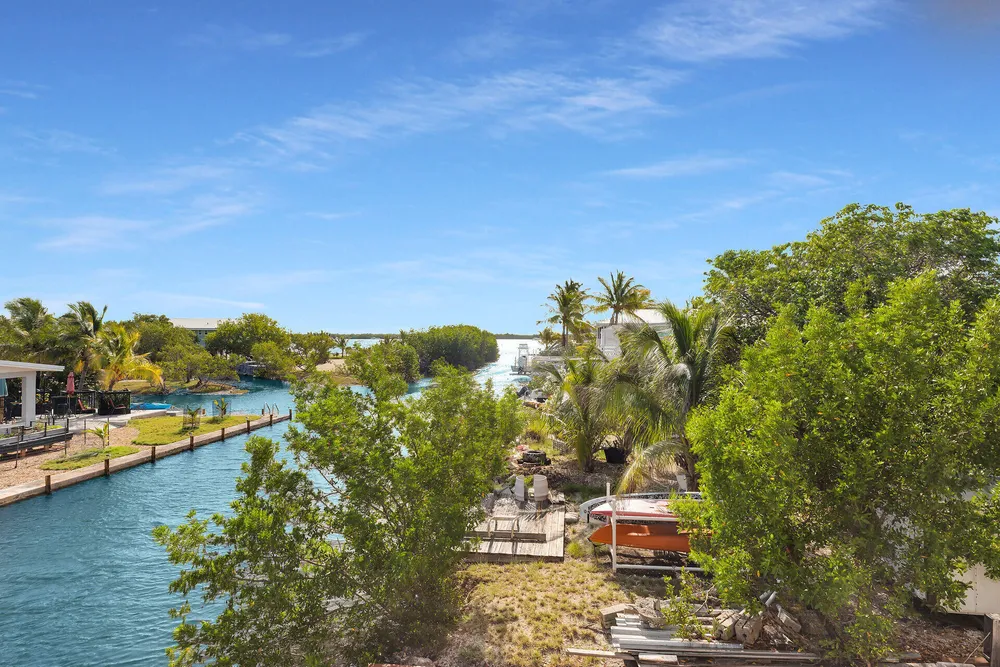 30937 Baileys Ln, Big Pine, FL 33043