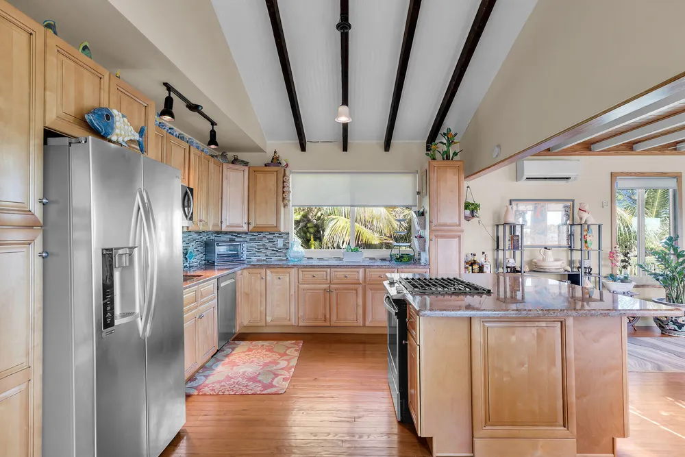 30937 Baileys Ln, Big Pine, FL 33043
