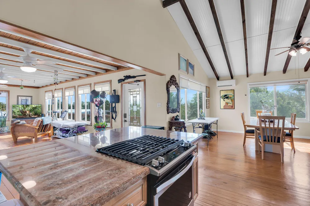 30937 Baileys Ln, Big Pine, FL 33043