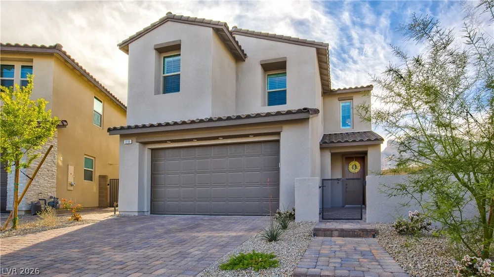 2239 Thunderbird St, Las Vegas, NV 89138-6525