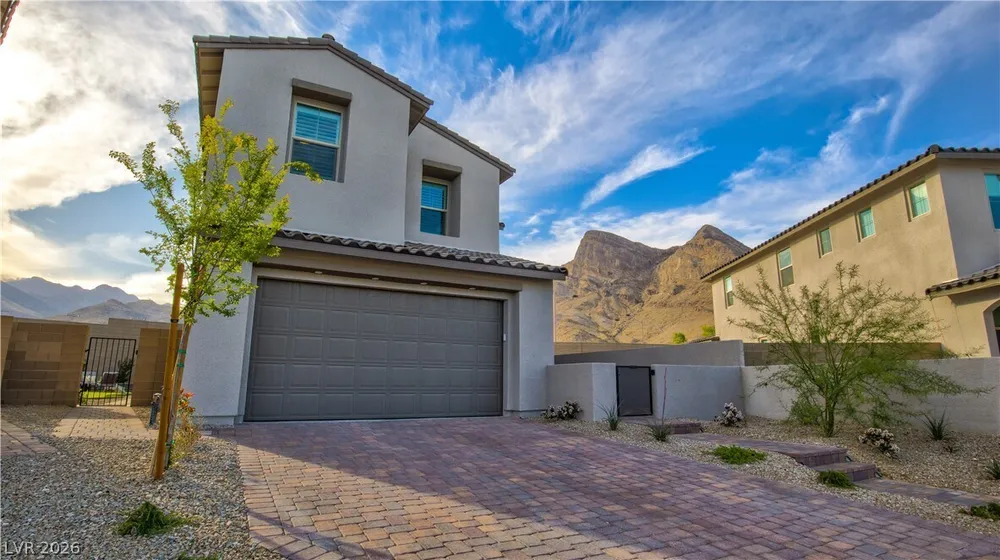 2239 Thunderbird St, Las Vegas, NV 89138-6525