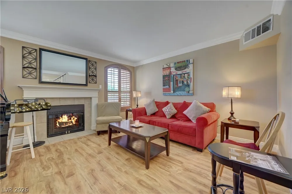 8012 Lisa Dawn Ave, Las Vegas, NV 89147