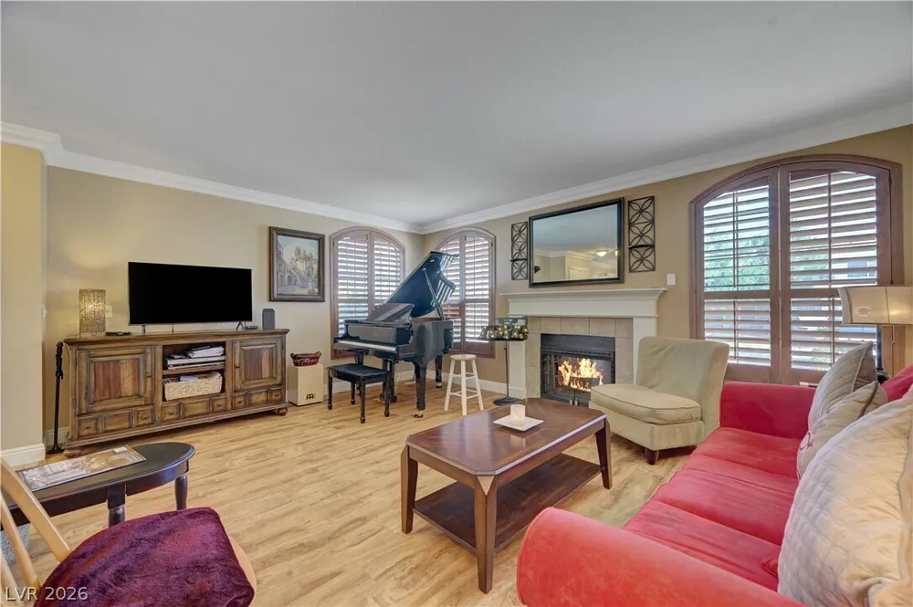8012 Lisa Dawn Ave, Las Vegas, NV 89147