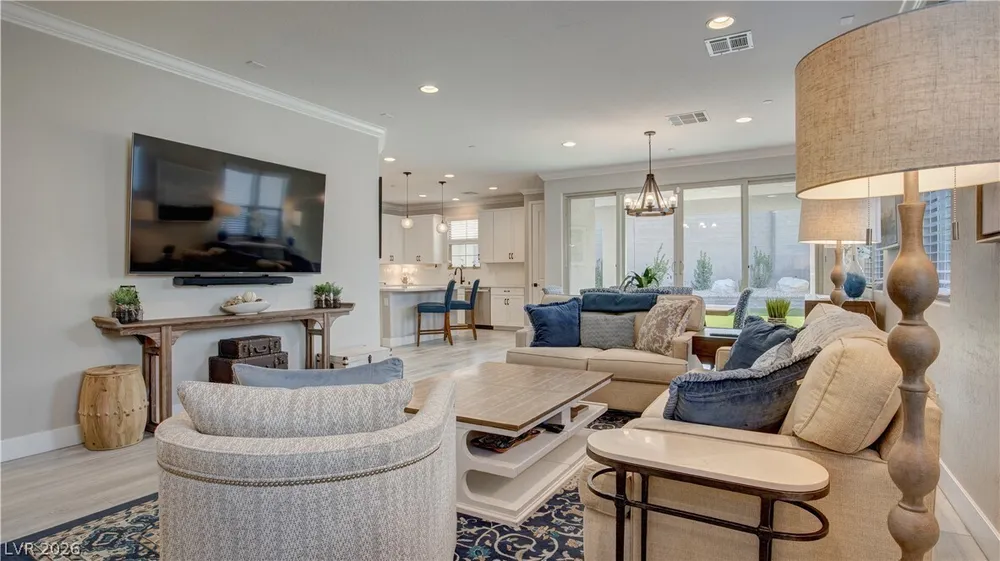 2239 Thunderbird St, Las Vegas, NV 89138-6525