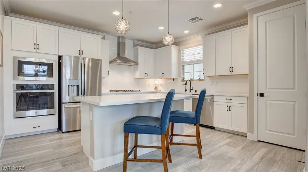 2239 Thunderbird St, Las Vegas, NV 89138-6525