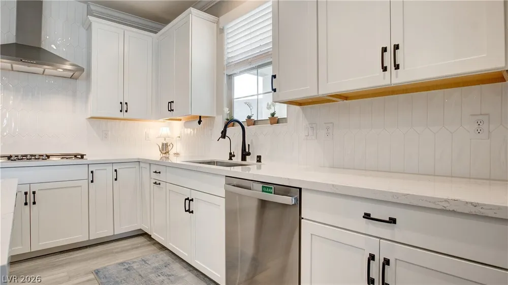 2239 Thunderbird St, Las Vegas, NV 89138-6525