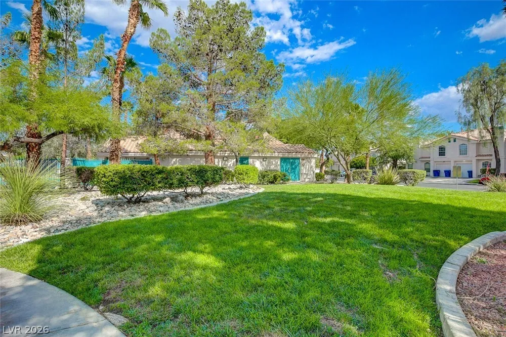 8012 Lisa Dawn Ave, Las Vegas, NV 89147