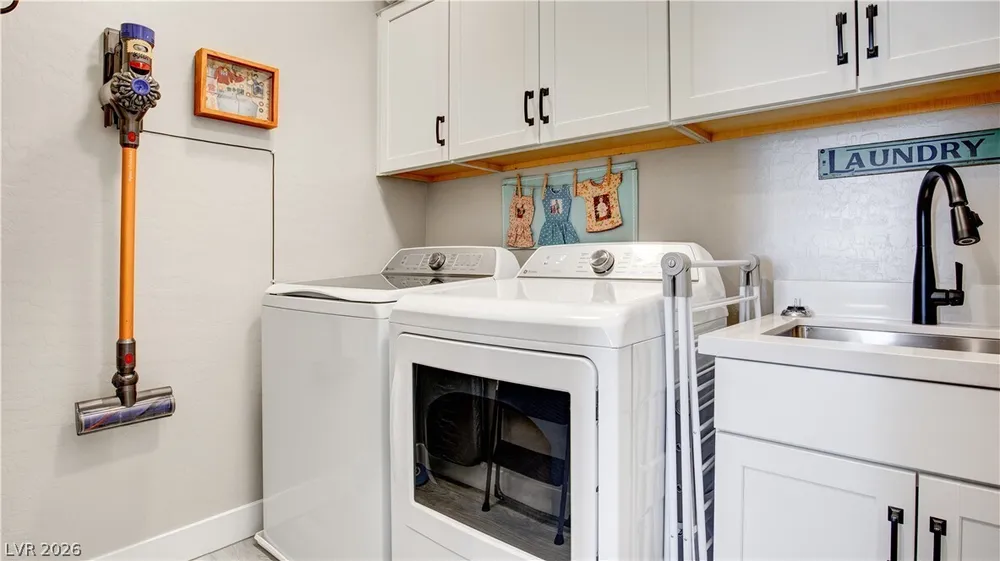 2239 Thunderbird St, Las Vegas, NV 89138-6525