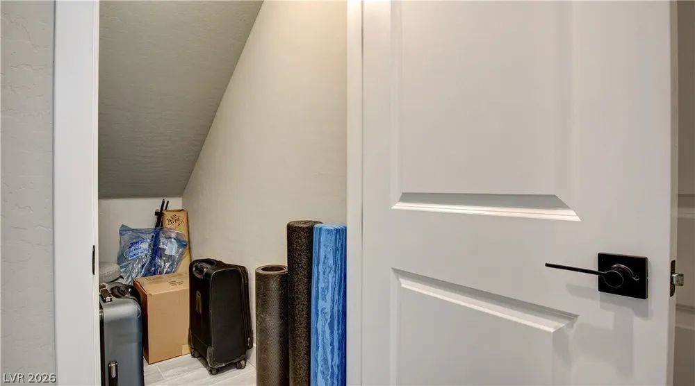2239 Thunderbird St, Las Vegas, NV 89138-6525