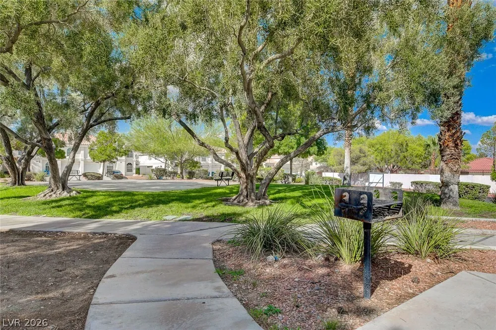 8012 Lisa Dawn Ave, Las Vegas, NV 89147