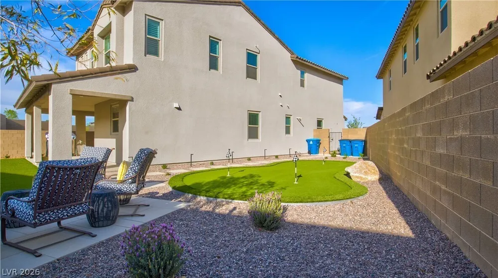 2239 Thunderbird St, Las Vegas, NV 89138-6525