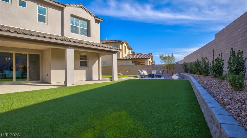 2239 Thunderbird St, Las Vegas, NV 89138-6525