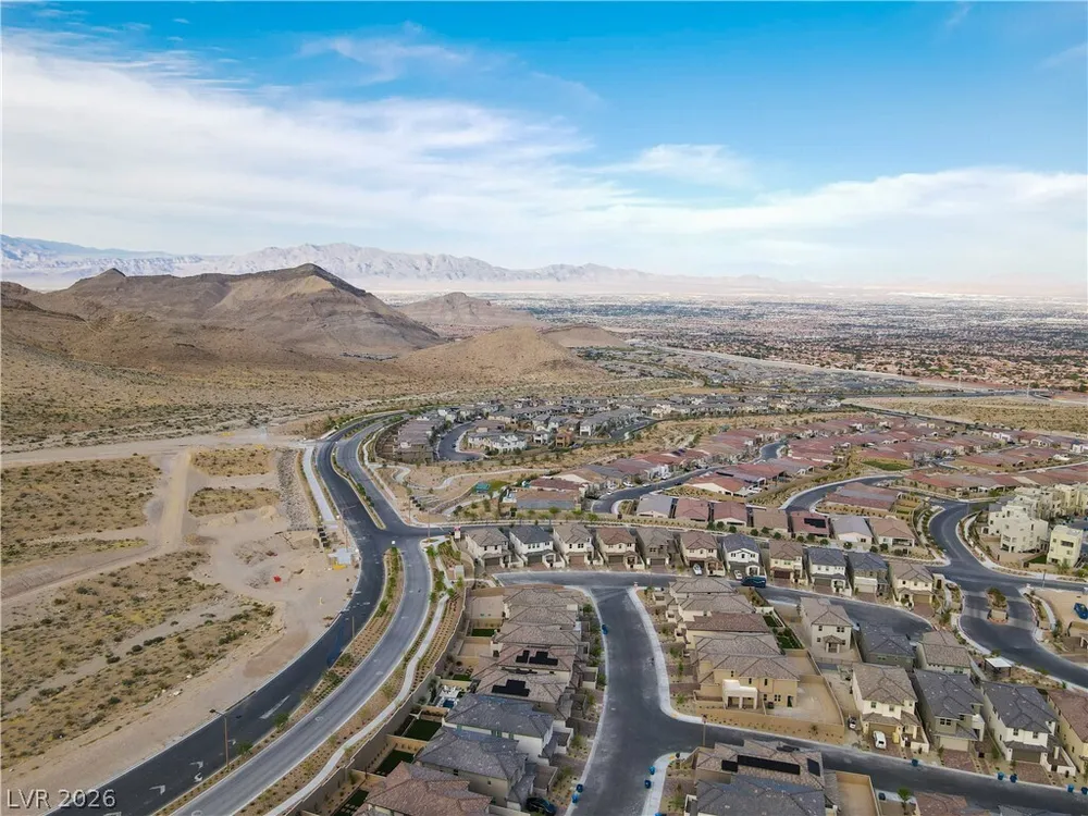 2239 Thunderbird St, Las Vegas, NV 89138-6525