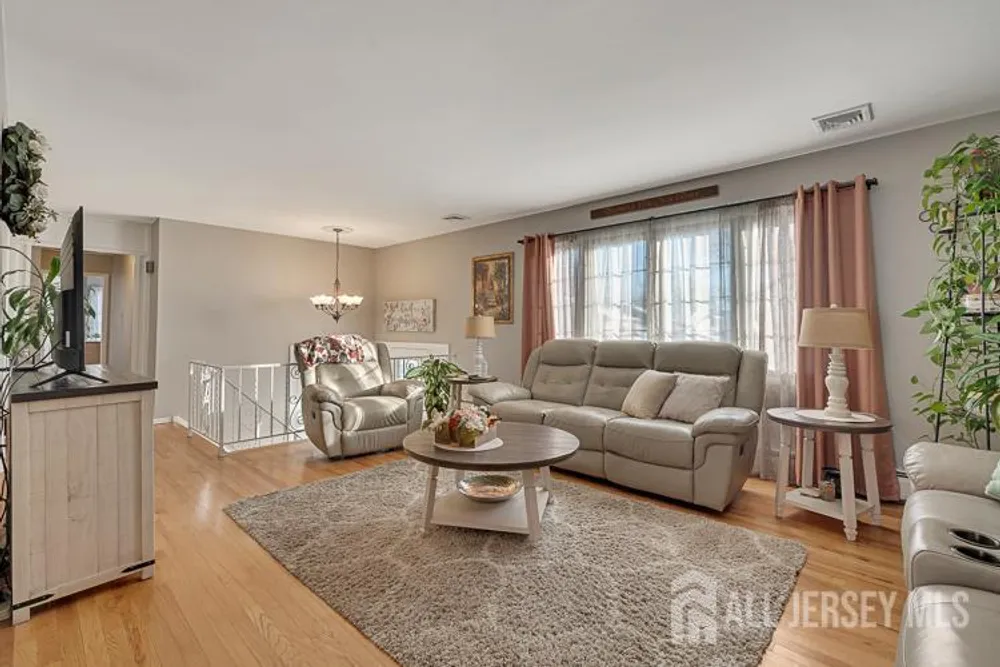 1 Via Vitale, Kenilworth, NJ 07033