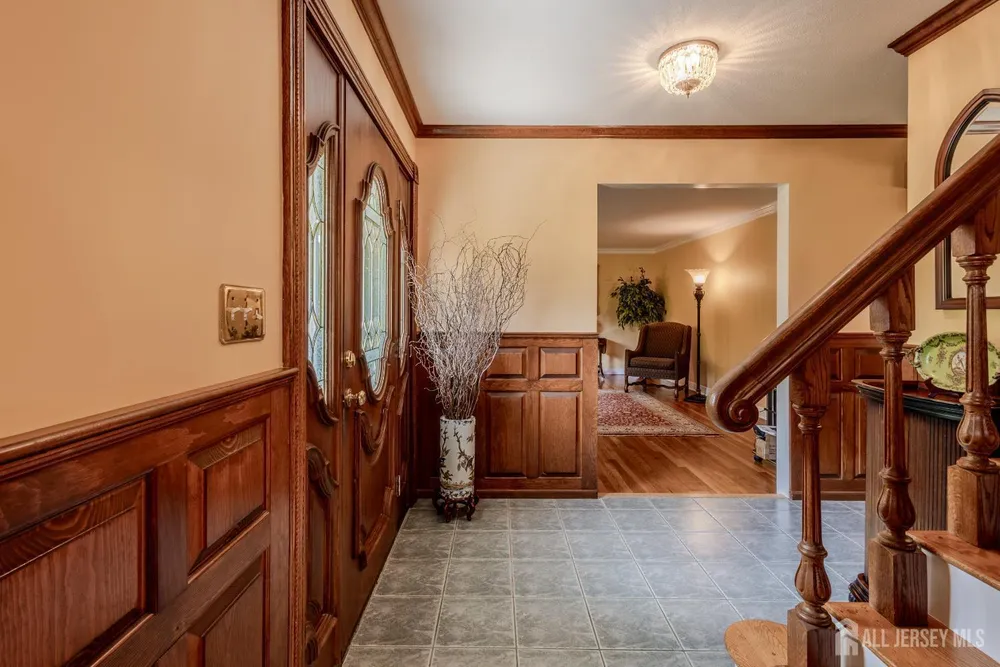 17 Stephens Dr, East Brunswick, NJ 08816