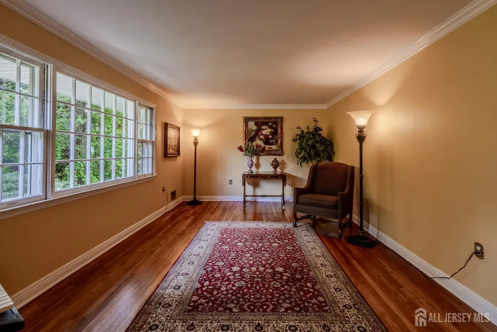 17 Stephens Dr, East Brunswick, NJ 08816