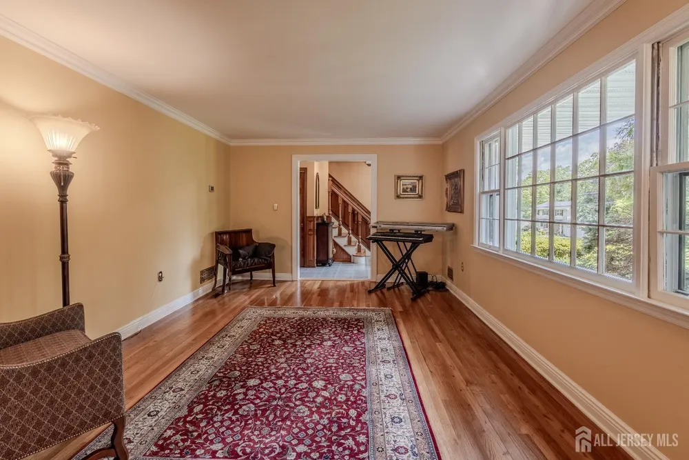 17 Stephens Dr, East Brunswick, NJ 08816