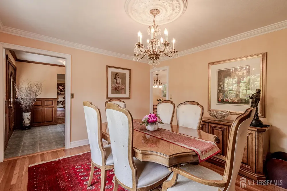 17 Stephens Dr, East Brunswick, NJ 08816