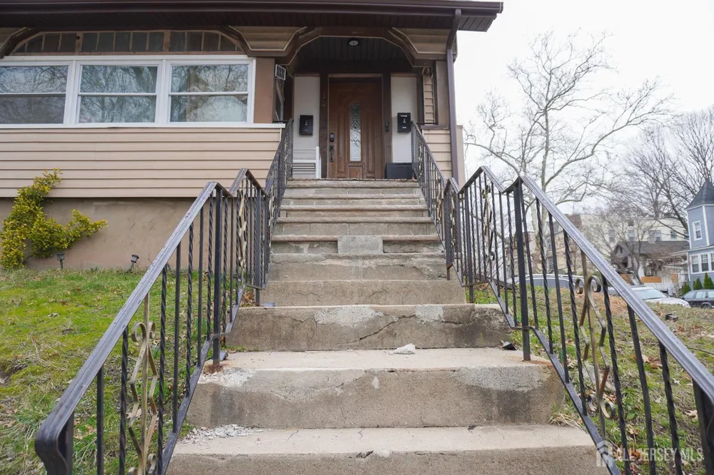130 Elmwood Ave, East Orange, NJ 07018
