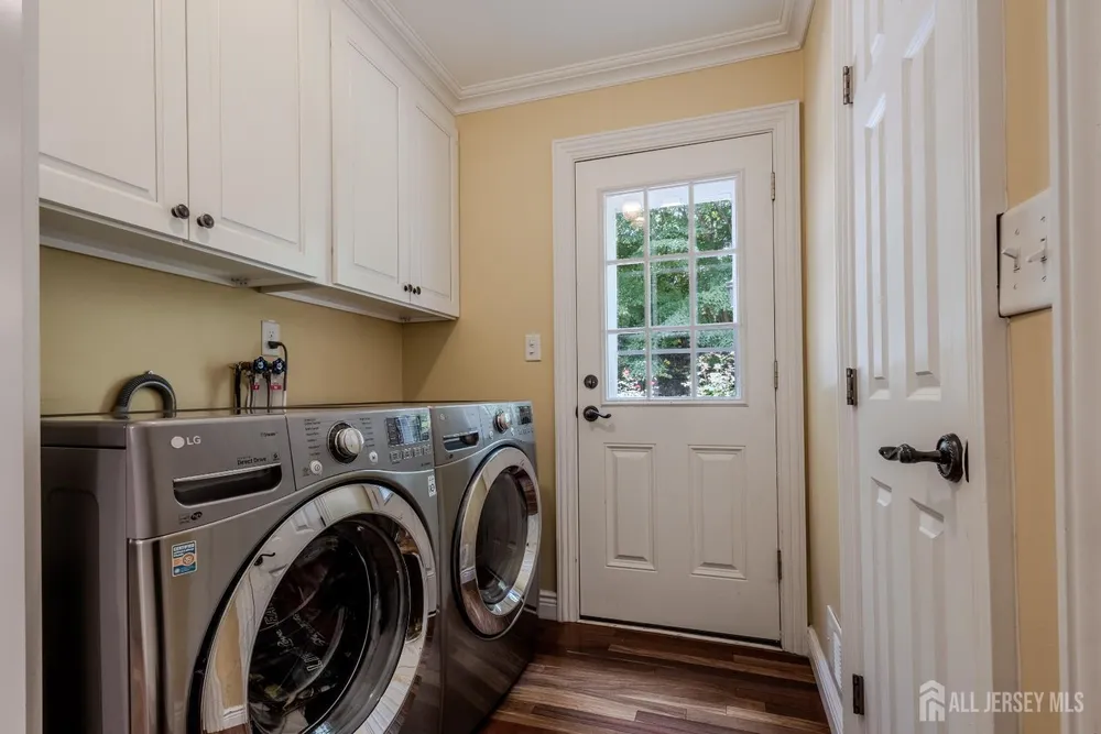 17 Stephens Dr, East Brunswick, NJ 08816