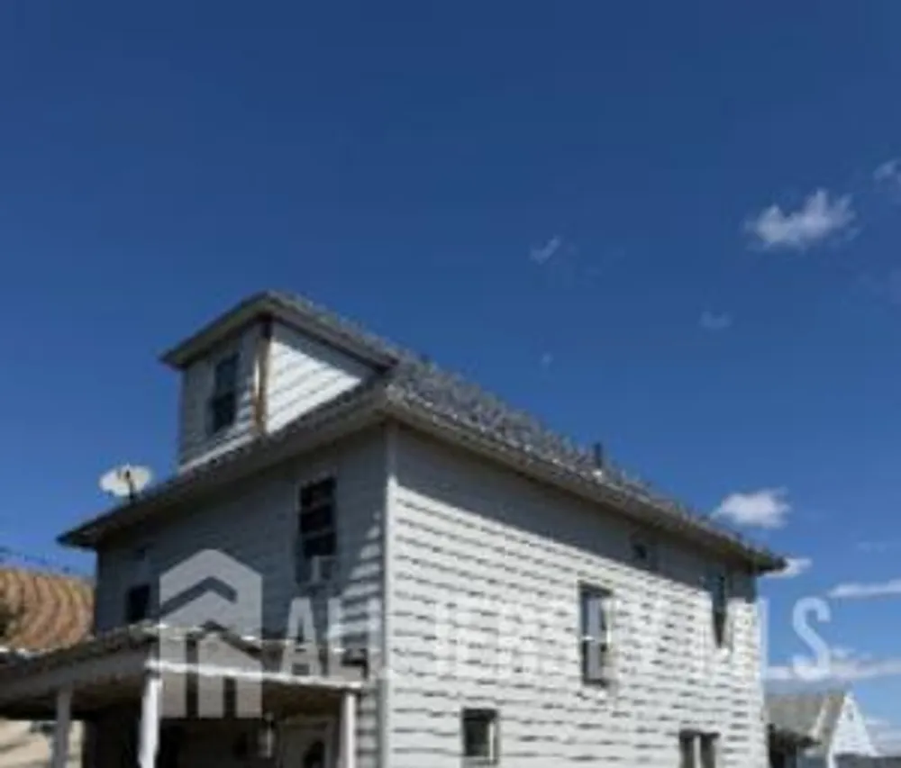 6 James St, South River, NJ 08882