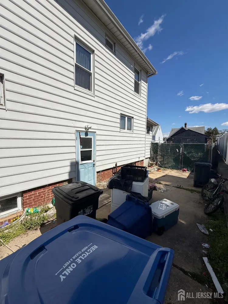 6 James St, South River, NJ 08882
