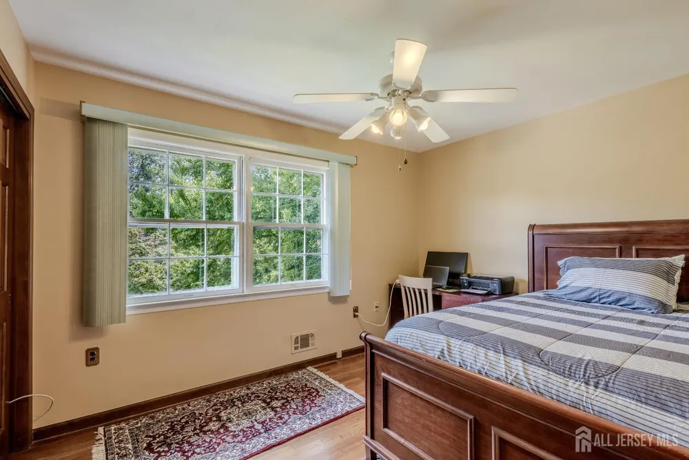 17 Stephens Dr, East Brunswick, NJ 08816