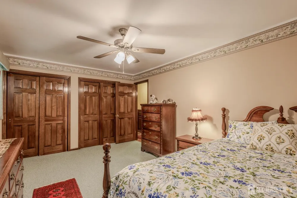 17 Stephens Dr, East Brunswick, NJ 08816