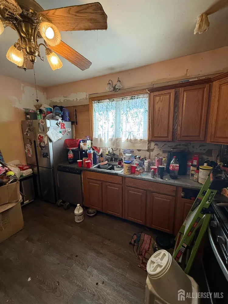6 James St, South River, NJ 08882