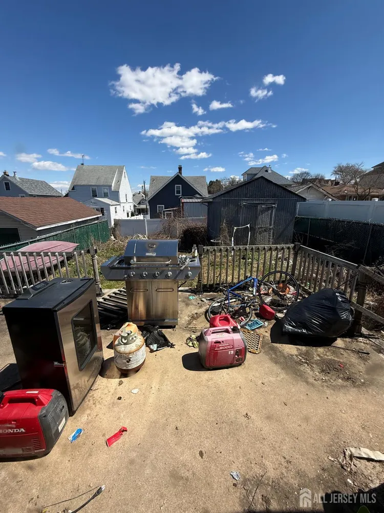 6 James St, South River, NJ 08882