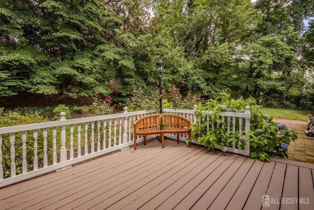 17 Stephens Dr, East Brunswick, NJ 08816