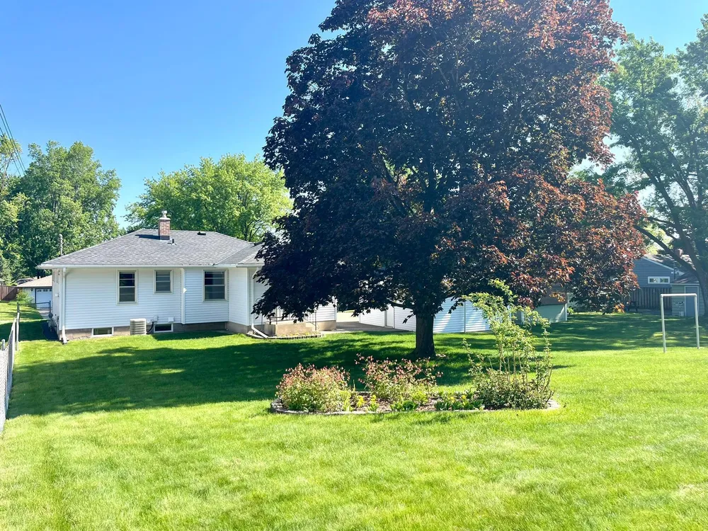 3752 Upper 73rd St E, Inver Grove Heights, MN 55076