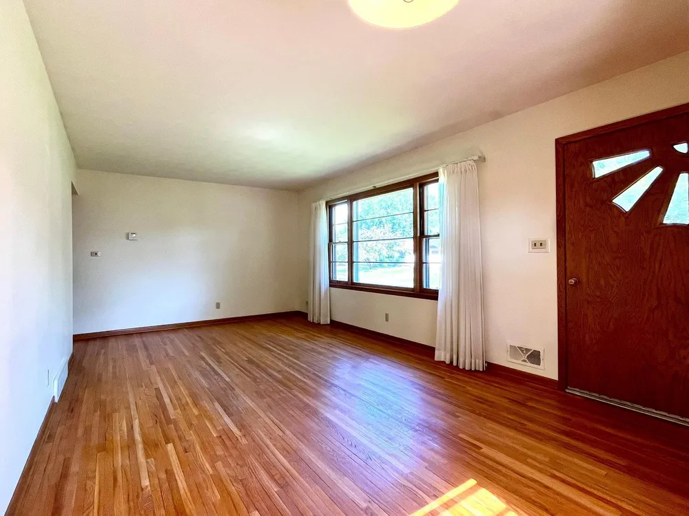 3752 Upper 73rd St E, Inver Grove Heights, MN 55076