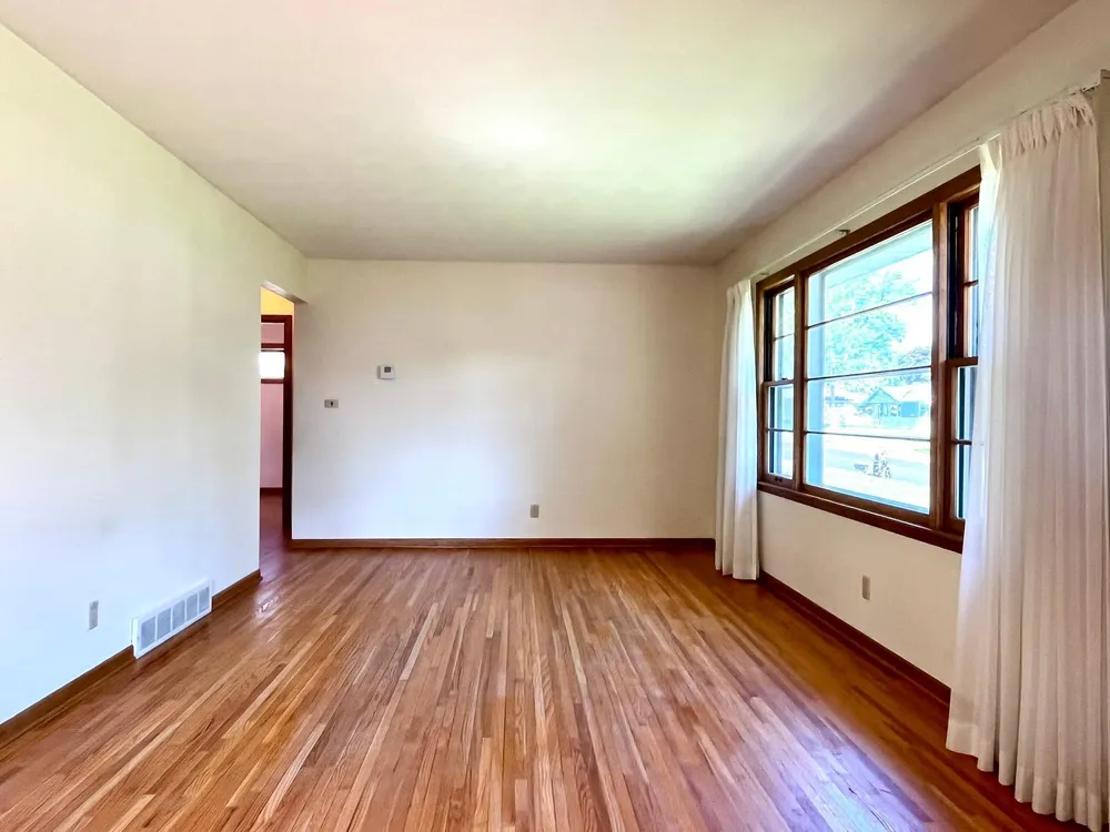 3752 Upper 73rd St E, Inver Grove Heights, MN 55076