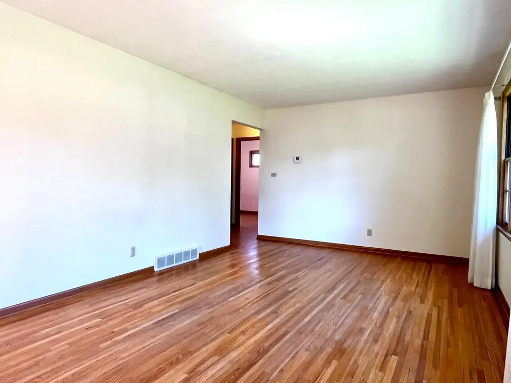 3752 Upper 73rd St E, Inver Grove Heights, MN 55076