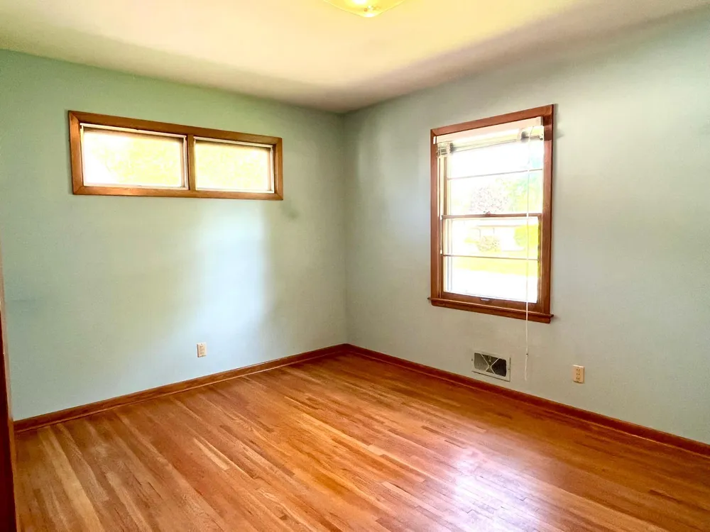 3752 Upper 73rd St E, Inver Grove Heights, MN 55076