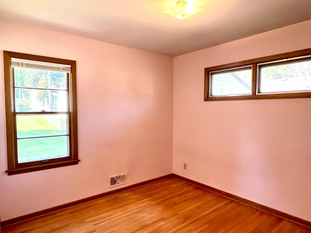 3752 Upper 73rd St E, Inver Grove Heights, MN 55076
